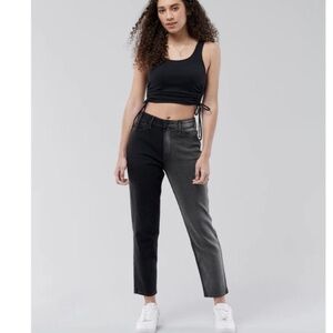 Hollister Curvy High-Rise Mom Jeans
Spliced Two Tone Black Size W-26 in L-27 in